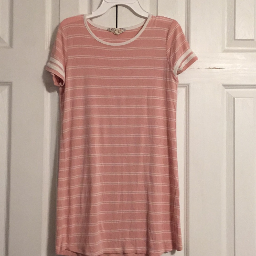 Pink/white t-shirt dress